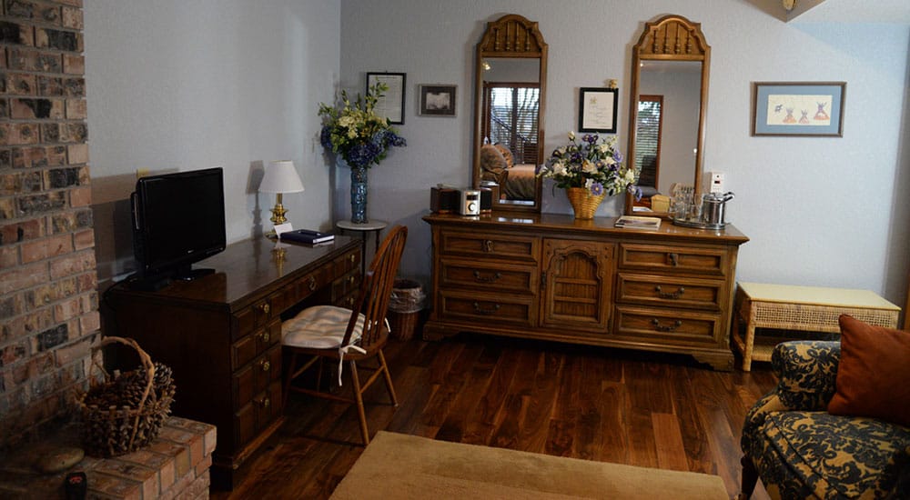 The Garden Room of A Cascade View Bed & Breakfast The Garden Room View 2 of A Cascade View Bed & Breakfast