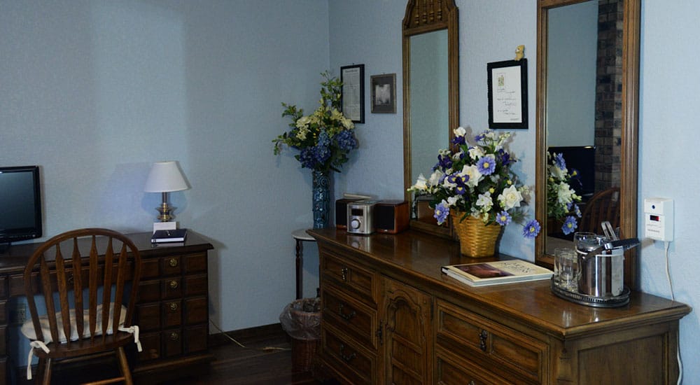 The Garden Room of A Cascade View Bed & Breakfast The Garden Room View 3 of A Cascade View Bed & Breakfast