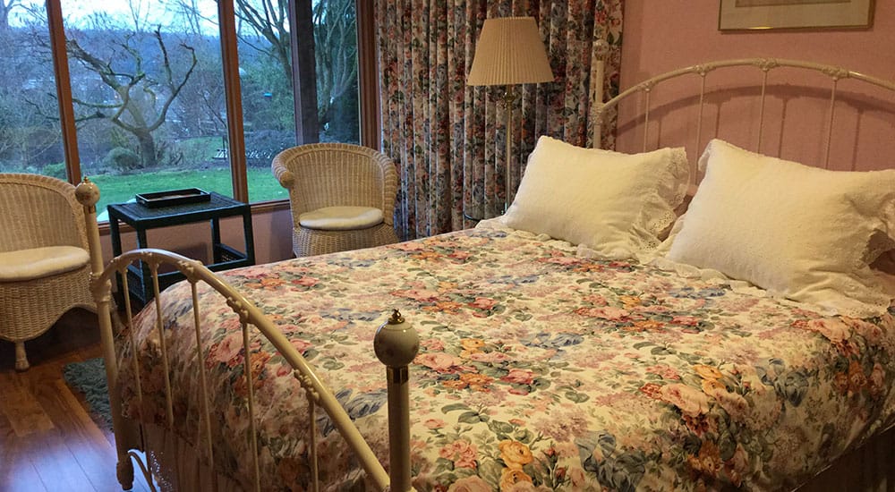 The Rose Room View 1 of A Cascade View Bed & Breakfast The Rose Room View 1 of A Cascade View Bed & Breakfast